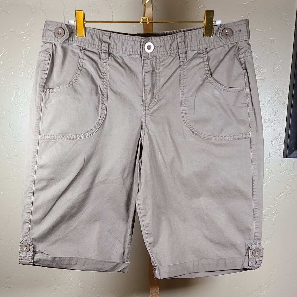 Calvin Klein Jeans Khaki/Taupe Women’s Bermuda Shorts